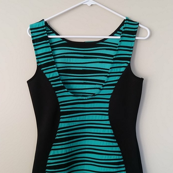 Stretch Fitted Low Scoop Back Dress Large - Picture 5 of 8